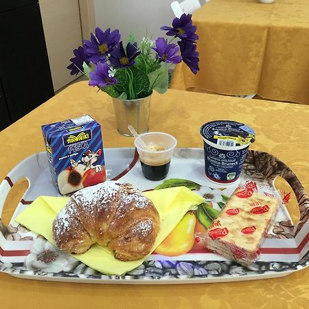 Hotel San Biagio Milan Bagian luar foto
