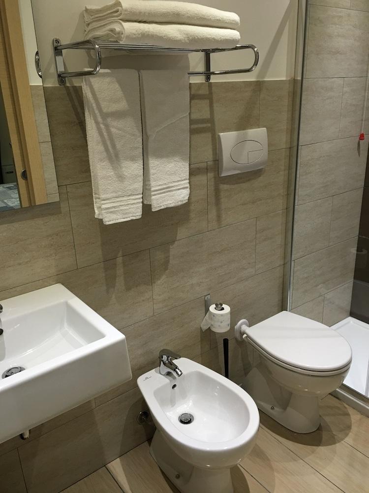 Hotel San Biagio Milan Bagian luar foto