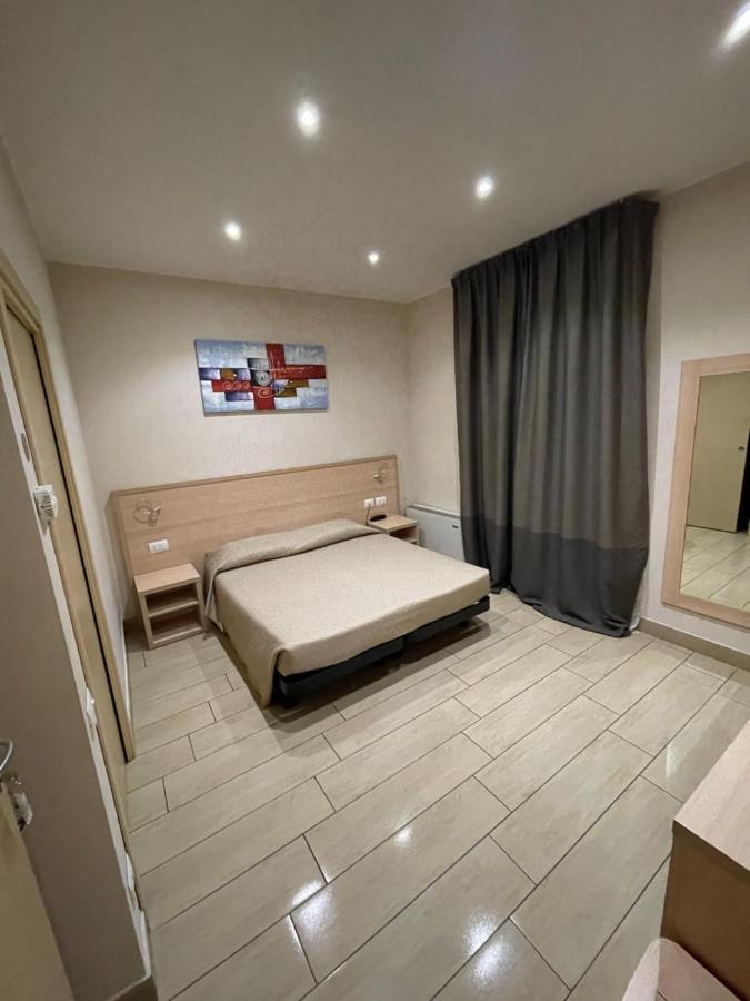 Hotel San Biagio Milan Bagian luar foto