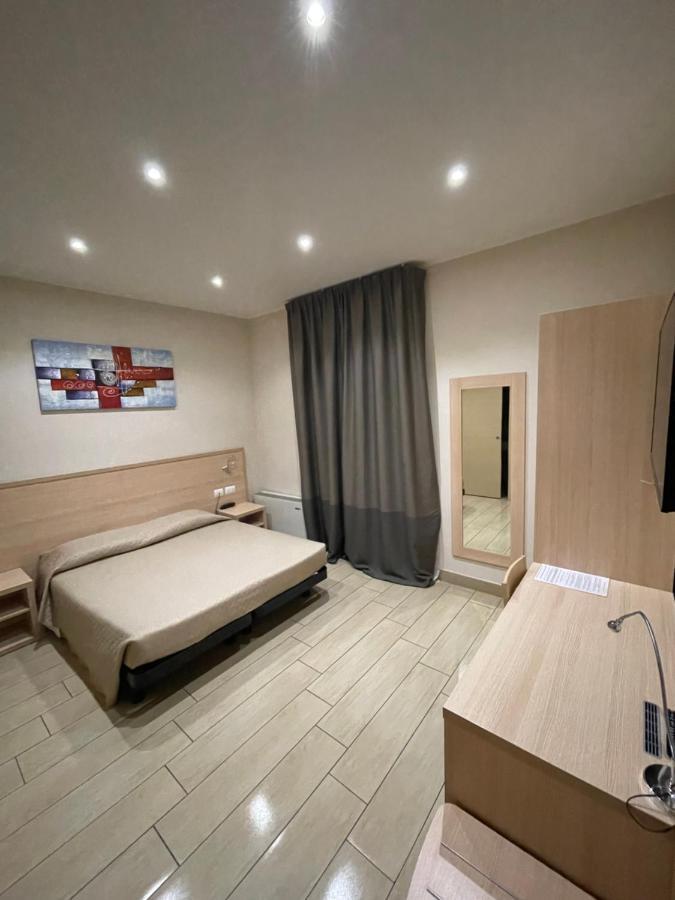Hotel San Biagio Milan Bagian luar foto