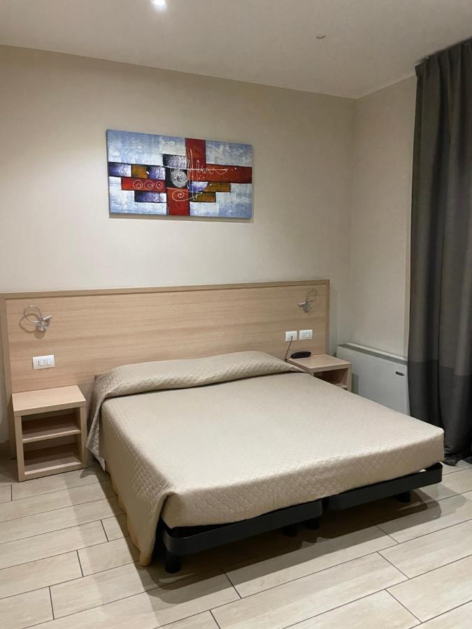 Hotel San Biagio Milan Bagian luar foto