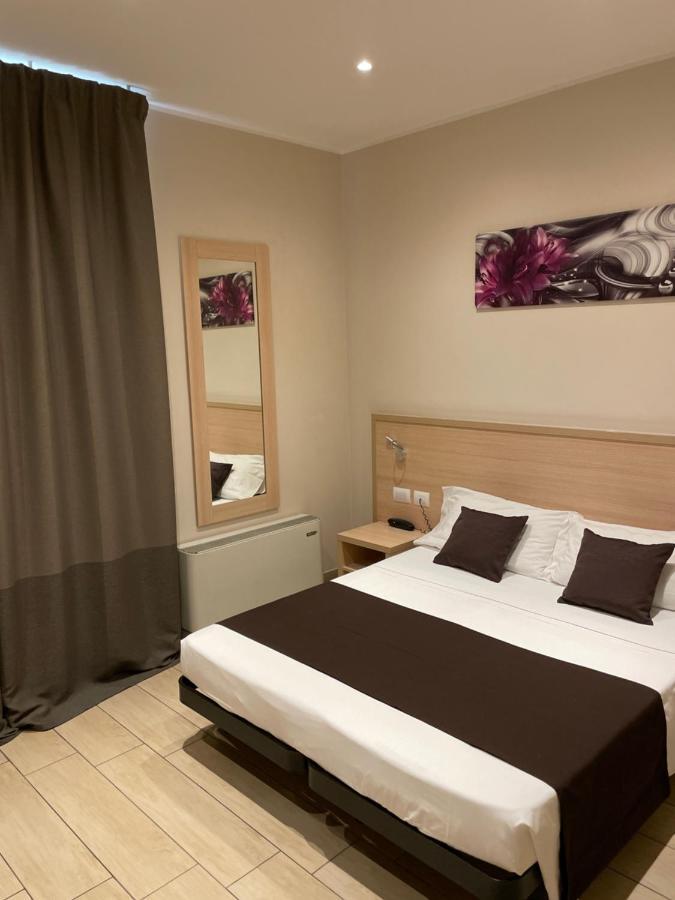Hotel San Biagio Milan Bagian luar foto