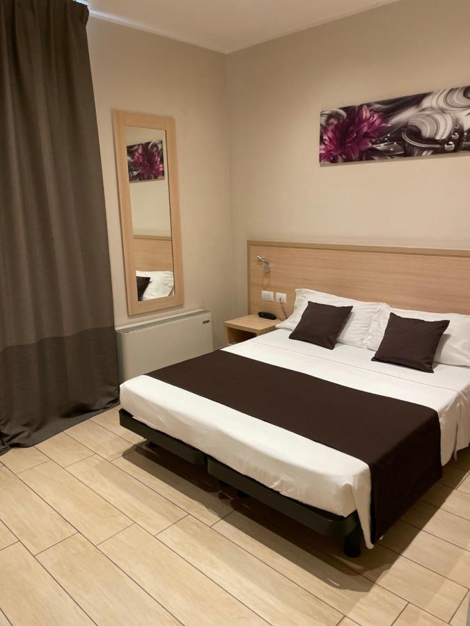 Hotel San Biagio Milan Bagian luar foto