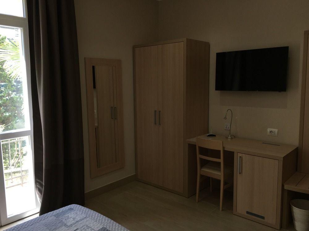 Hotel San Biagio Milan Bagian luar foto