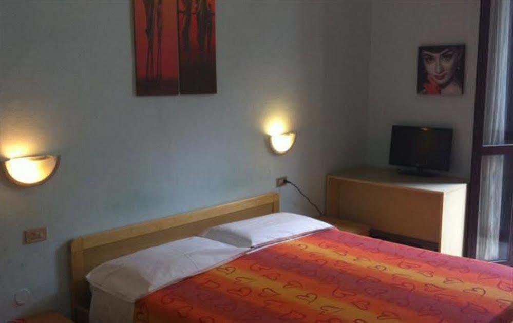 Hotel San Biagio Milan Bagian luar foto